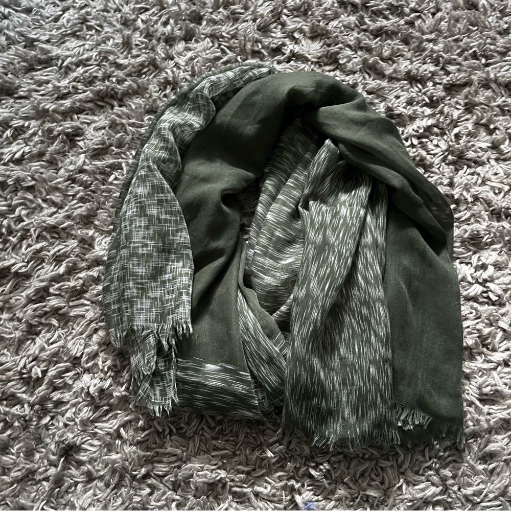 charlotte russe green scarf